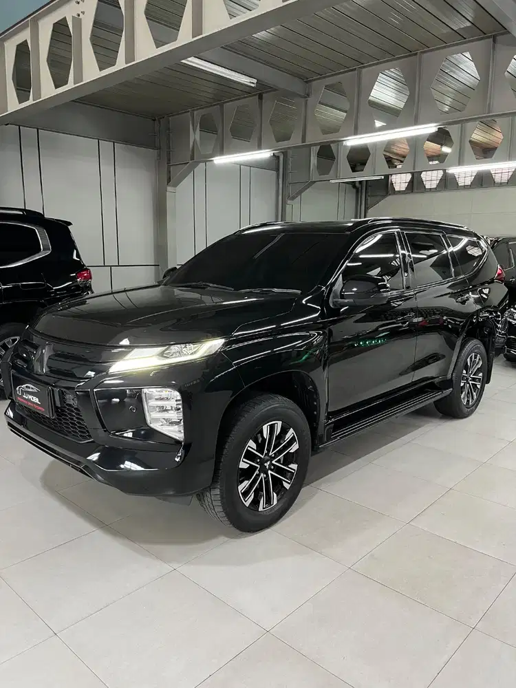 PAJERO SPORT ULTIMATE 2.4 4X2 2022 HITAM
