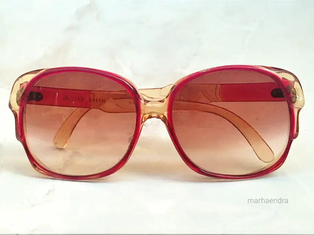 Kacamata lensa gradasi retro vintage