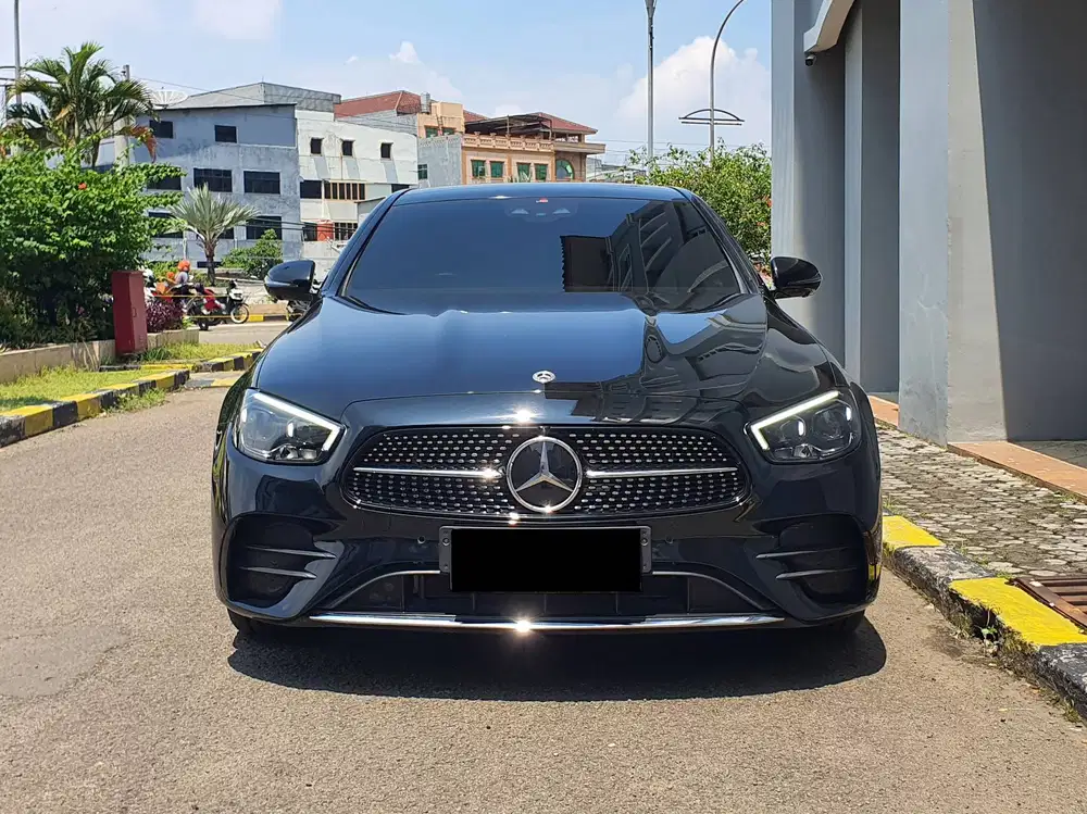 BARU=3BULAN KM=TIGA RIBU BUNGA=4% Nik=2025 ASLI Mercedes E300 AMG 2025