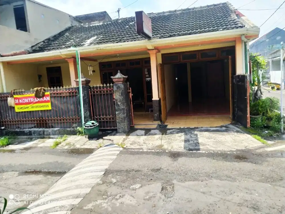 DISEWAKAN RUMAH SANGAT STRATEGIS