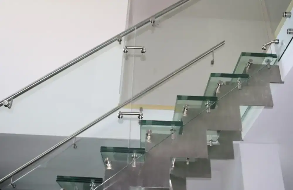 Balkon dan reling Stainles kaca