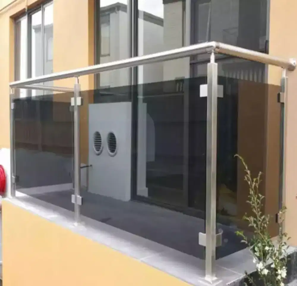 Balkon dan reling Stainles steel kaca