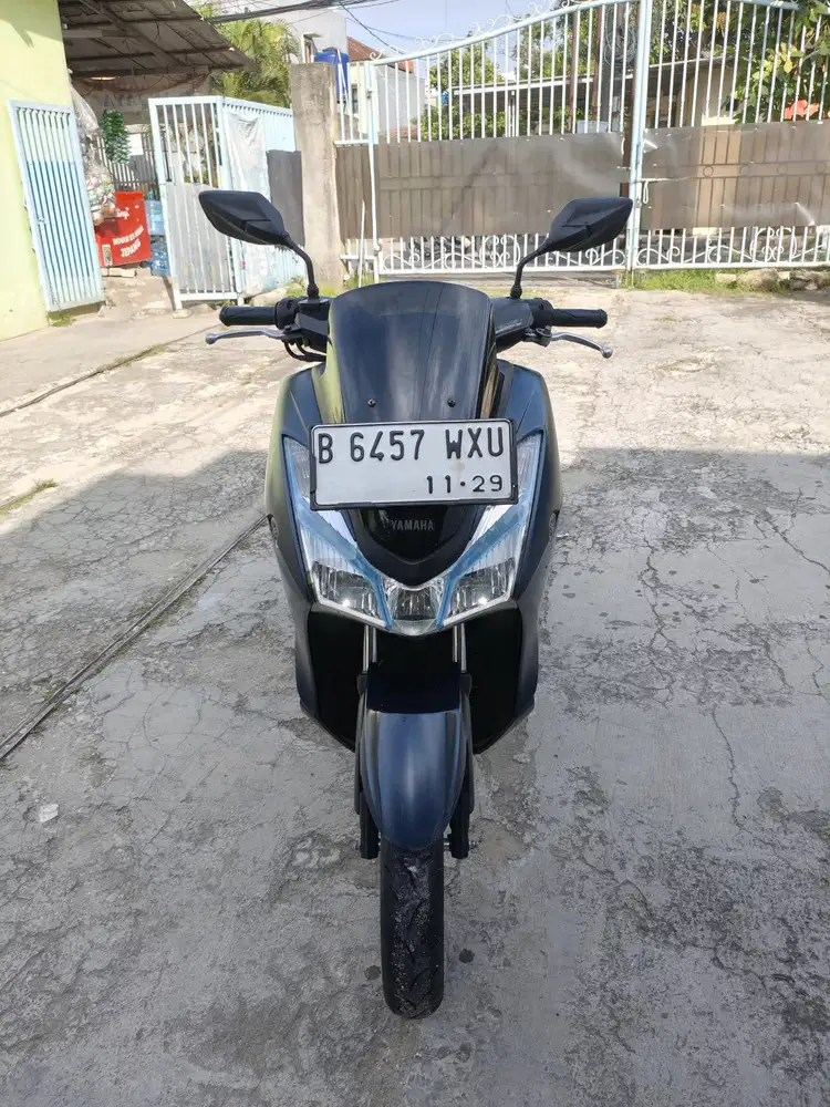 MOTOR yamaha lexy kyles biru