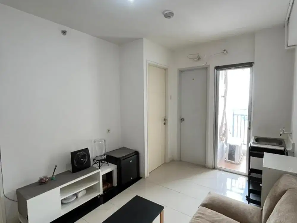 Dijual Semi Furnish Apartemen Bassura City, Type 2 BR di Jatinegara, Jakarta Timur