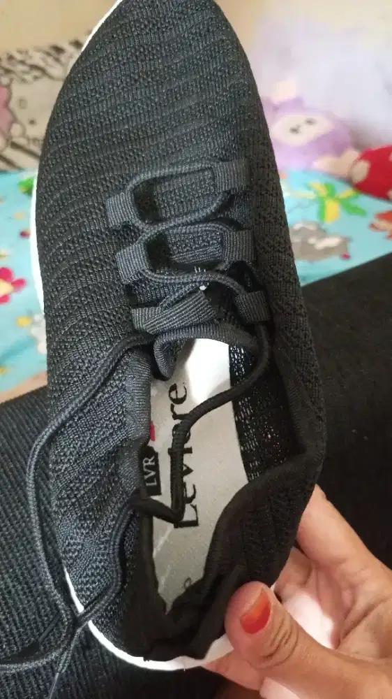 Sepatu sporty wanita