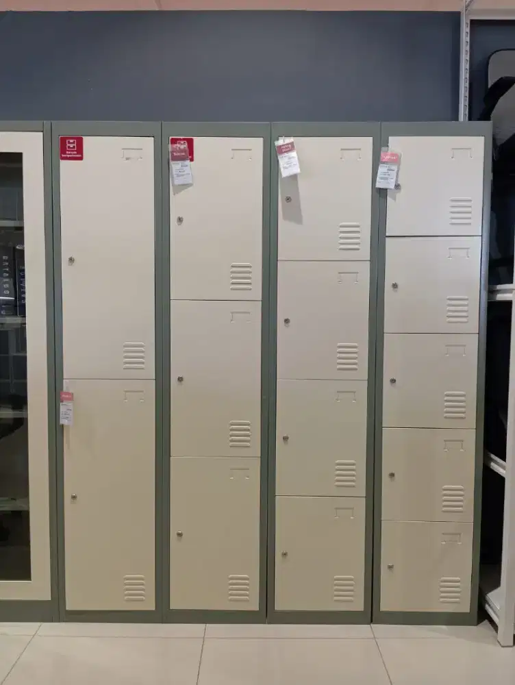 Ready stok baru! Loker besi (2-5 pintu)