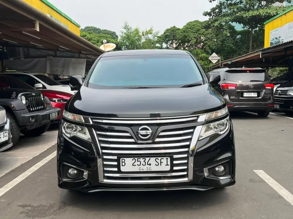 NISSAN ELGRAND HWS 2.5 AT HITAM 2014