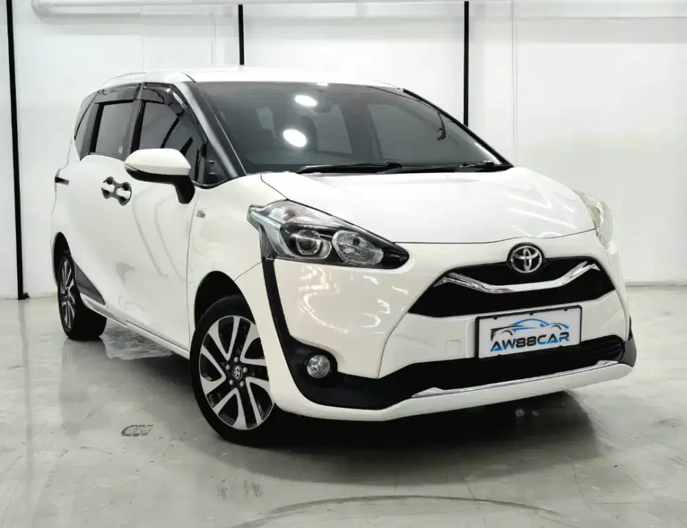 [Km 70rb ] TOYOTA SIENTA V 1.5 AT 2020