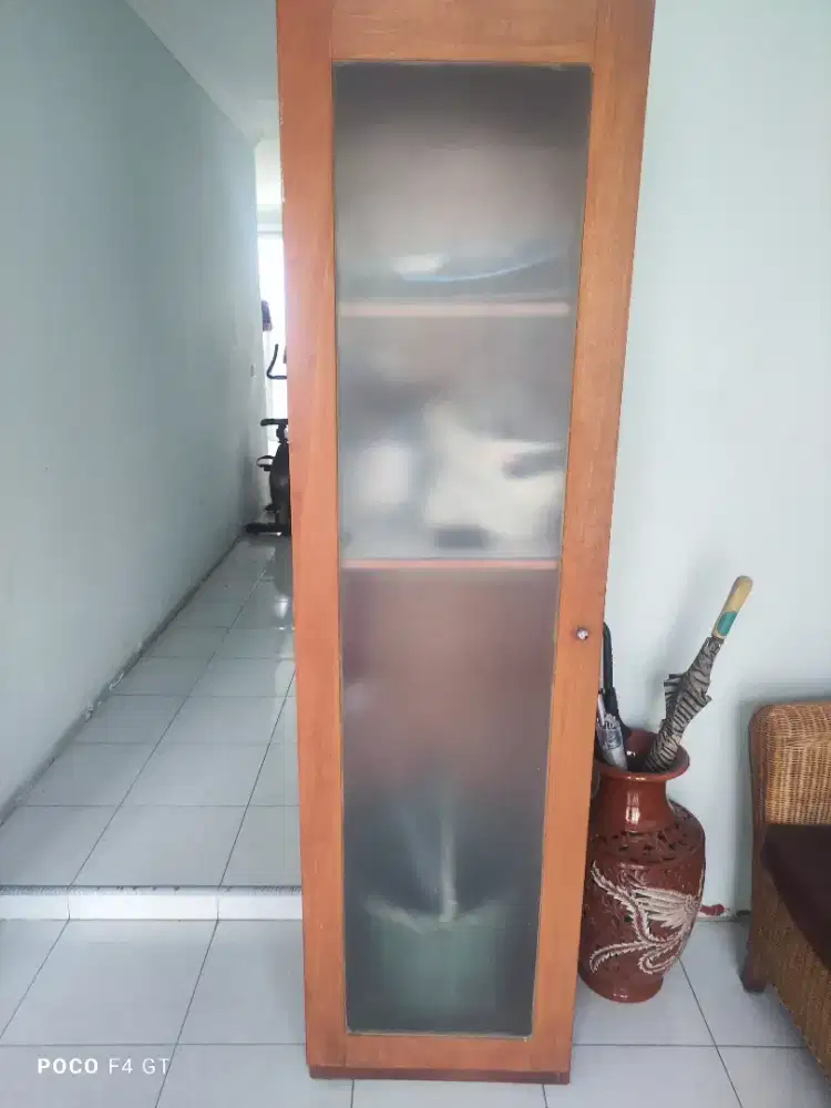 Lemari baju atau barang