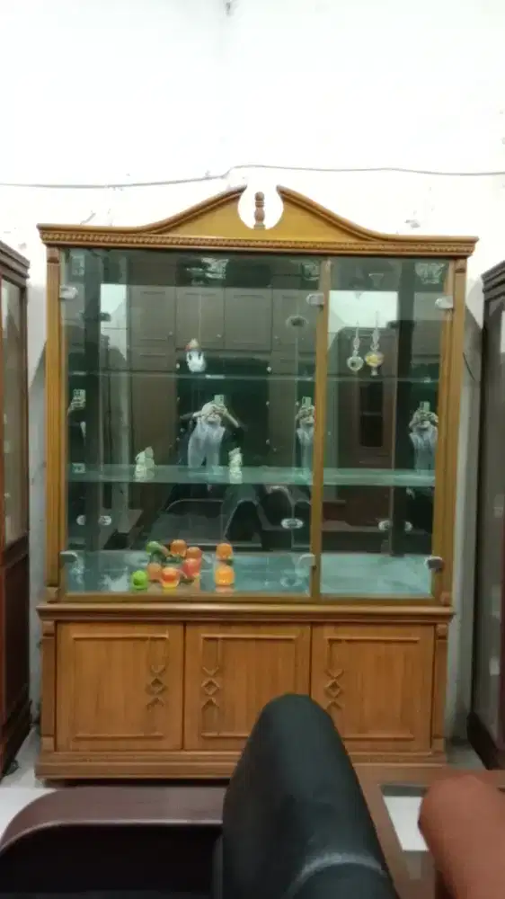 LEMARI KRISTAL 3 PINTU KOMBINASI KACA