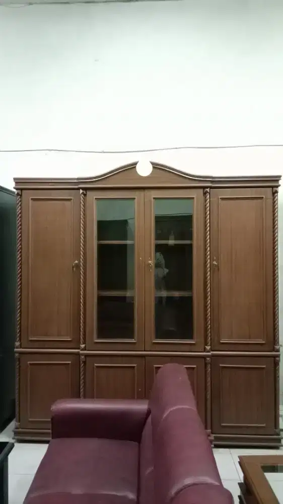 LEMARI BUKU 4 PINTU MODEL ELANG