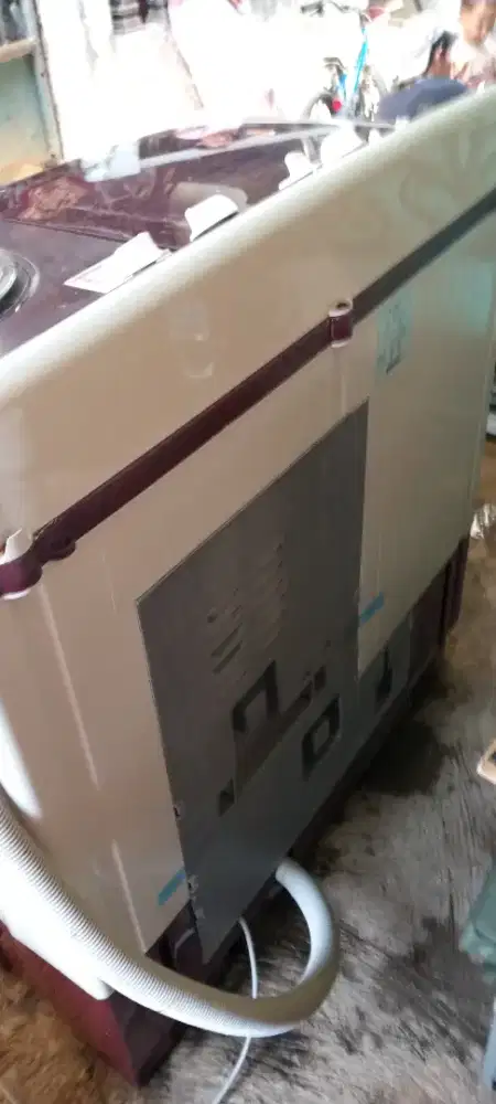 Mesin cuci dua tabung