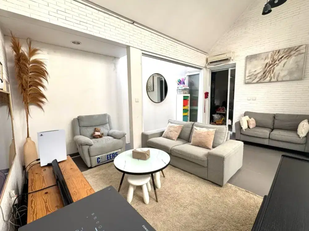 Rumah 2lt 6x17 102m Type 2KT Cluster La seine JGC Jakarta Garden City Cakung