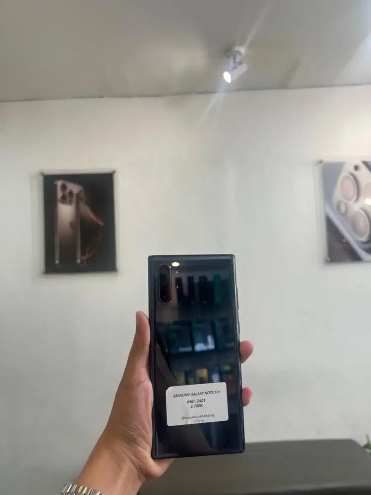 SAMSUNG GALAXY NOTE 10+  12/ 512 fullset mulus no minus