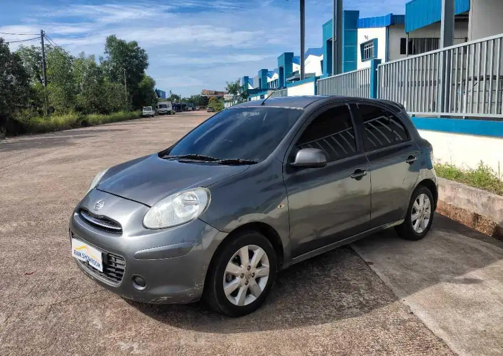 Nissan March AT 2011