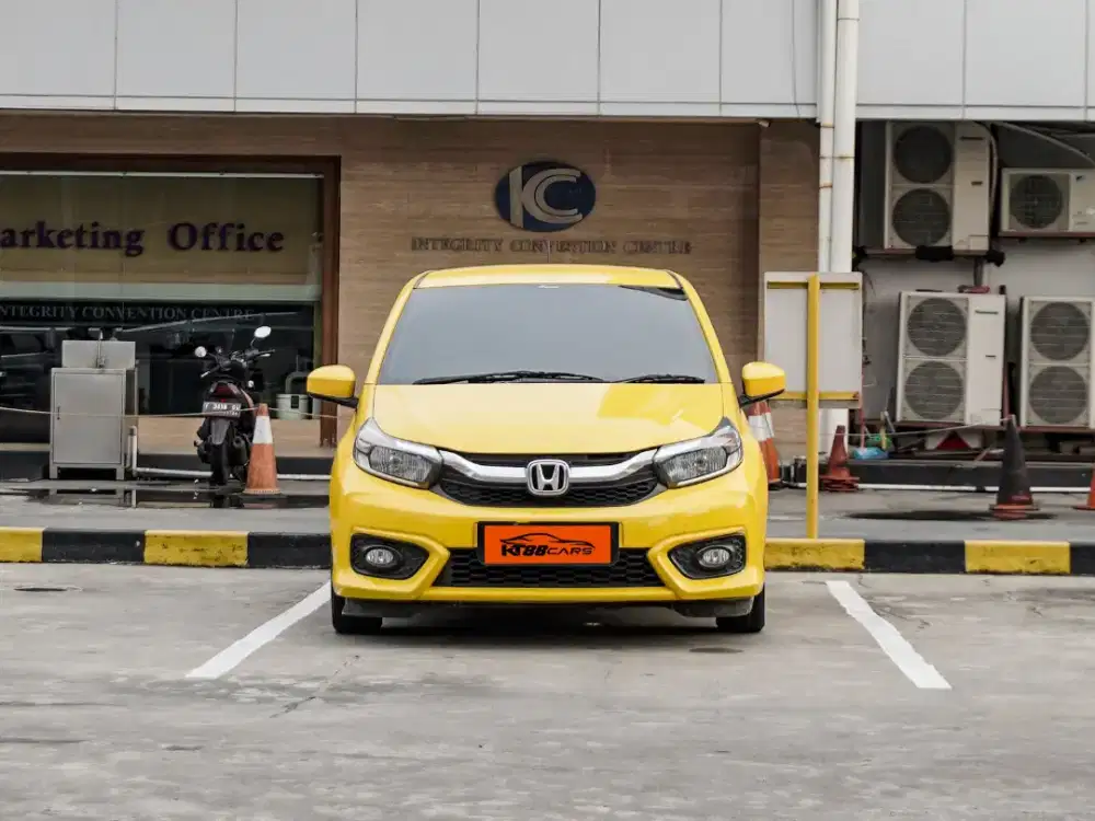 HONDA BRIO E AT TAHUN 2022 KUNING