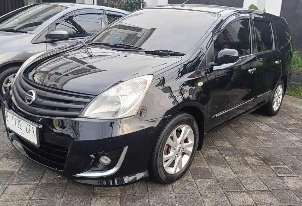 Nissan Grand Livina XV Ultimate Matic 2012 Mulus Siap Pakai