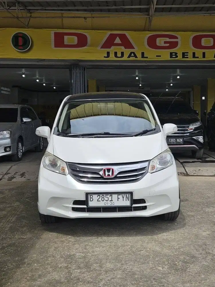 FREED 1.5 PSD AT 2013 UNIT ISTIMEWA PAJAK PANJANG SUPER GRESH !