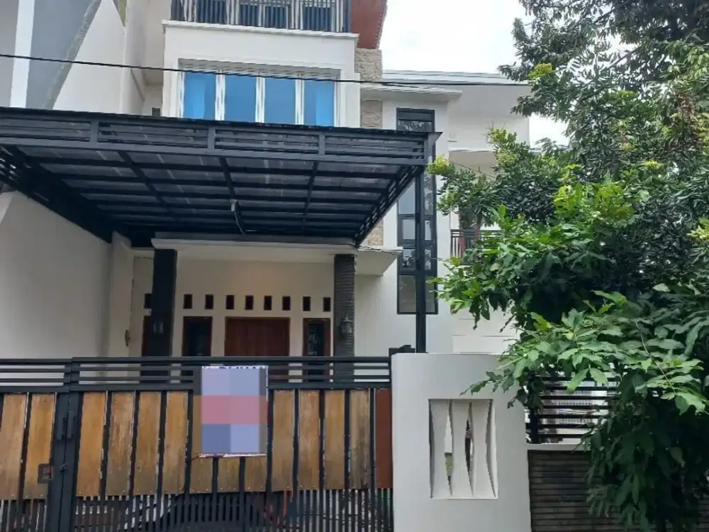 Rumah Rapih Siap Huni Posisi Hoek Di Cluster Mahoni Taman Royal 1