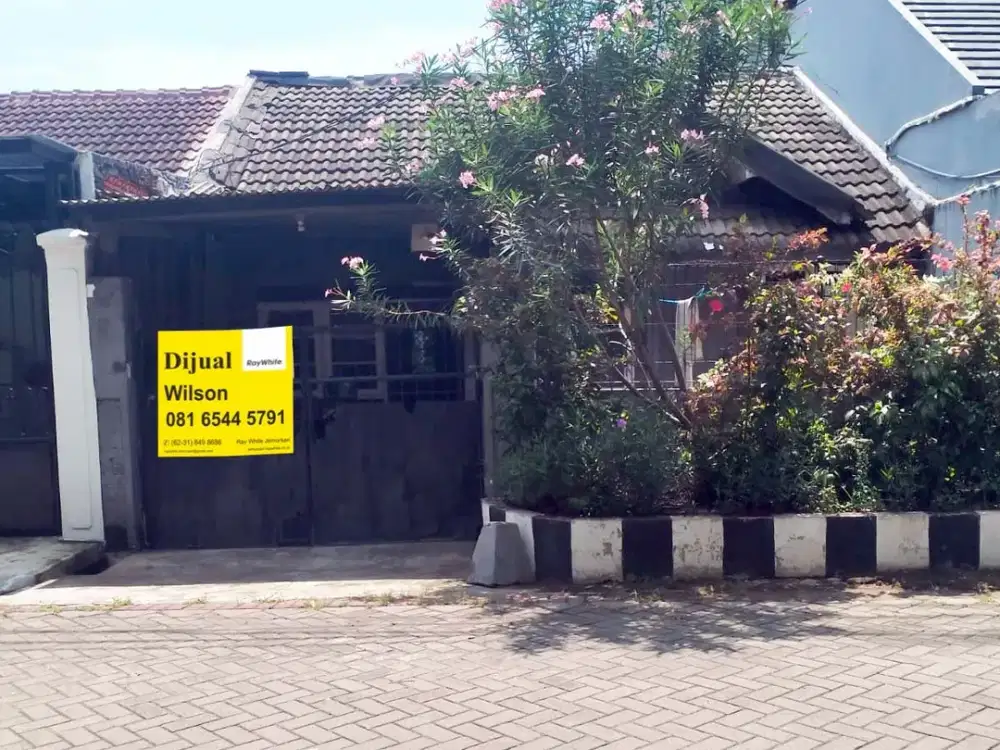Rumah di Raya Wiguna Timur