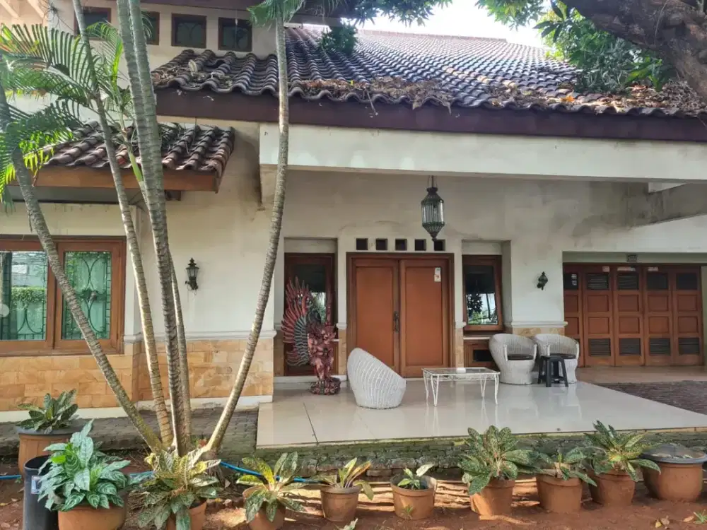 FOR SALE RUMAH SIAP HUNI COCOK UNTUK USAHA HARGA MENDEKATI NJOP DI DUREN TIGA RAYA JAKARTA SELATAN
