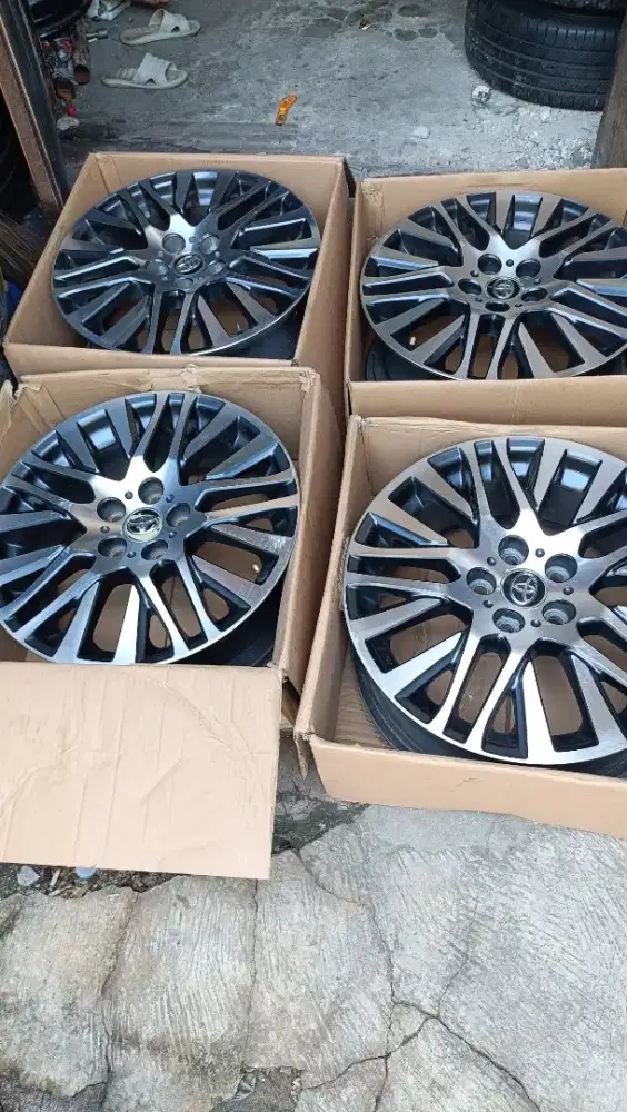 Jual velg copotan Alphard R18 original