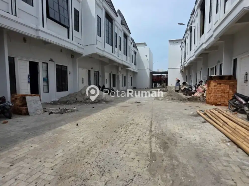 DIJUAL RUMAH JALAN SUKAMURNI KOMPLEK THE MONTANA-MEDAN TEMBUNG (hendy)