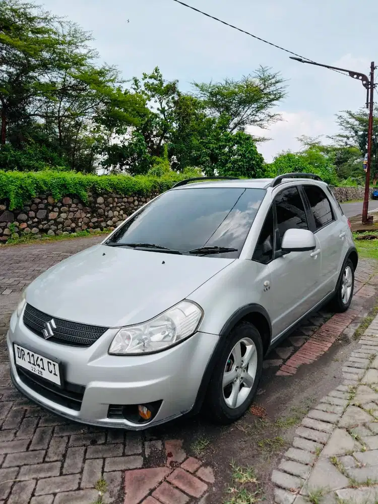 Suzuki SX4 X-OVER matic AT 2008 tangan pertama dari baru