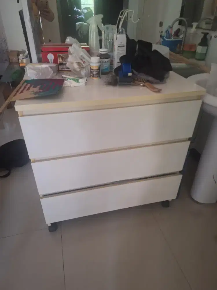 Dijual lemari 4 laci ikea ada roda