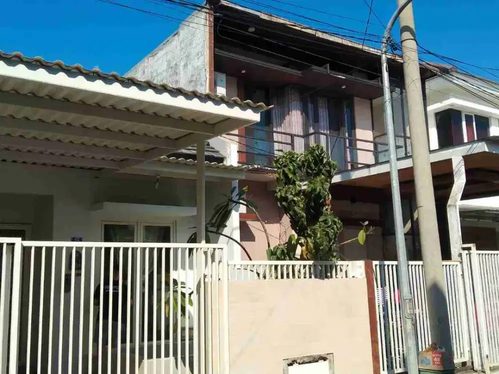 Dijual cepat rumah lokasi strategis di Rungkut Asri Tengah Surabaya