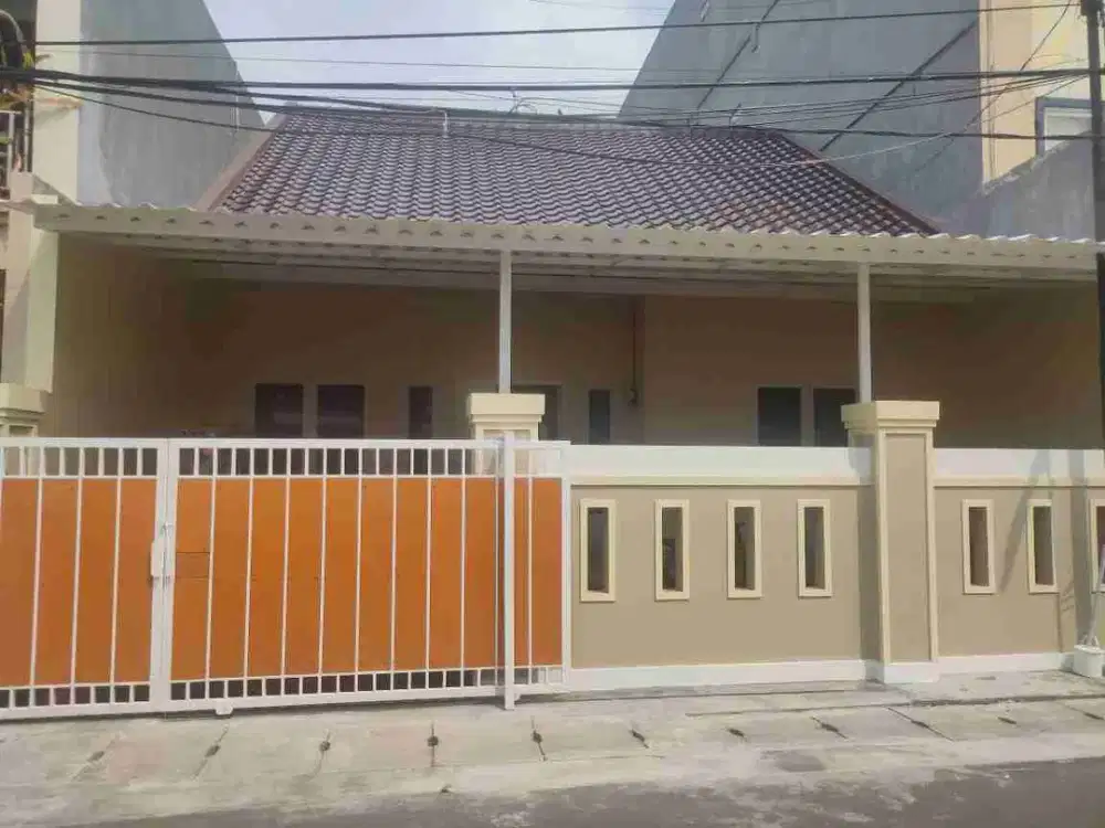 Disewakan Rumah Rapi Siap Huni di Jln Sukahati Sukasari Tangerang