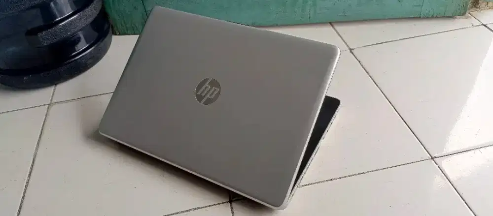 Laptop HP layar 14 Inchi