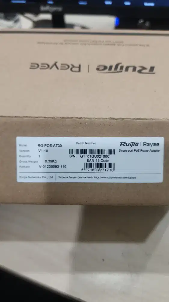 Poe Ruijie AT30