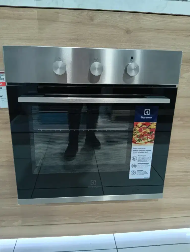 ELECTROLUX KOHLHOOXA BUILT IN OVEN 65L