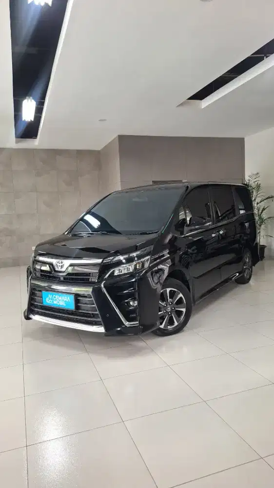 Toyota Voxy 2.0 2019