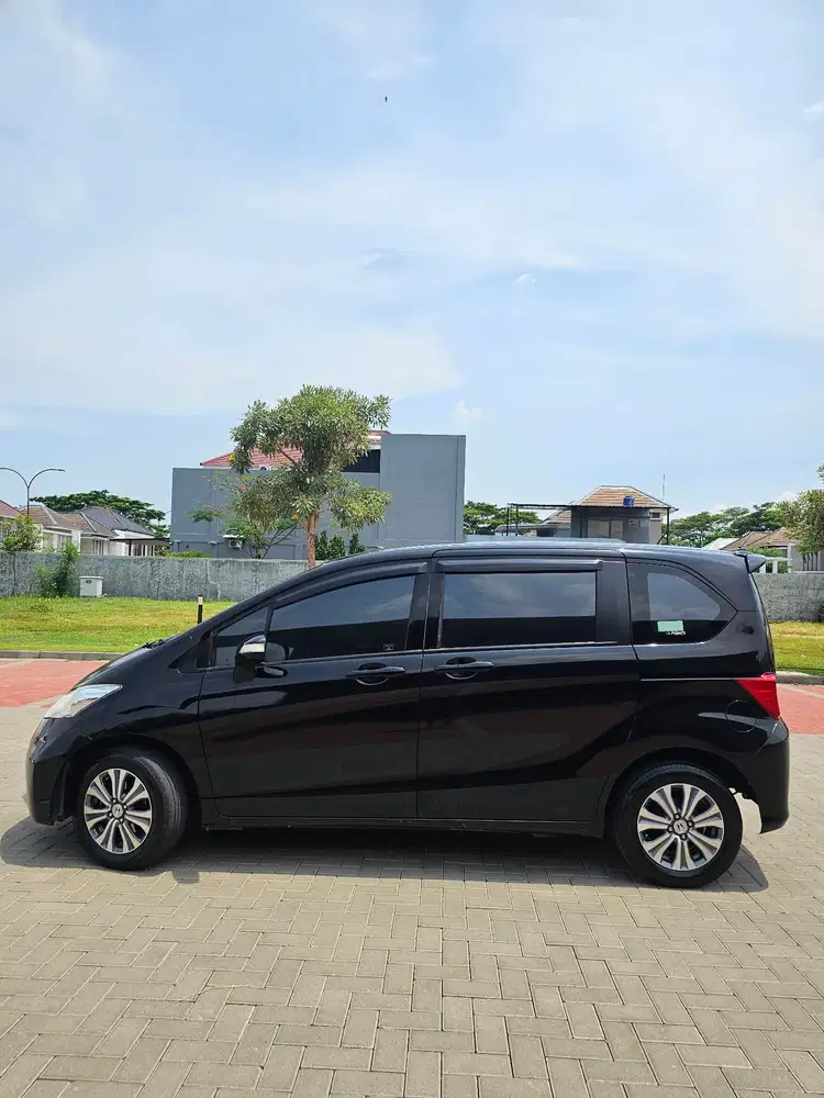 Honda Freed 2012 Bensin