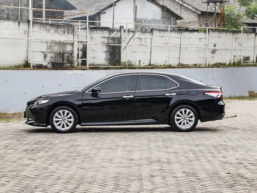 Toyota Camry V 2019 low km