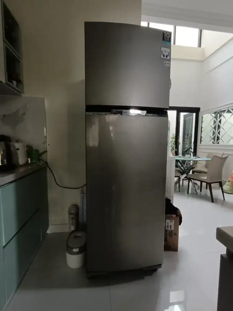 Kulkas 2 pintu Electrolux Nutrifresh inverter