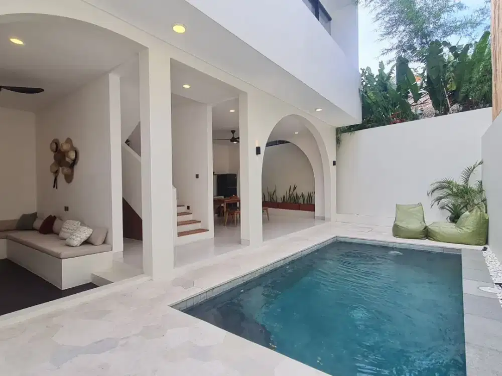 Villa Cantik dan Mewah Full Furnished Dijual, di Canggu Area