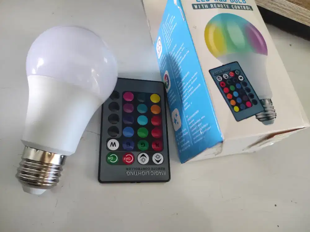 Lampu bohlam LED RGB plus remot 7Wat