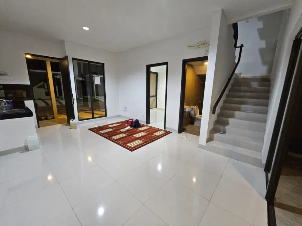 Disewakan rumah cantik luas dan siap huni di Wisteria Metland Menteng Cakung Jakarta Timur
