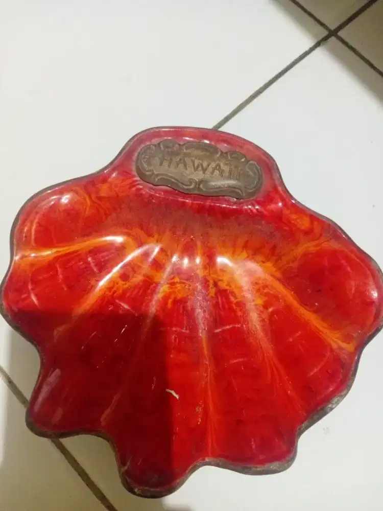 Dekorasi kerang merah dari Hawaii