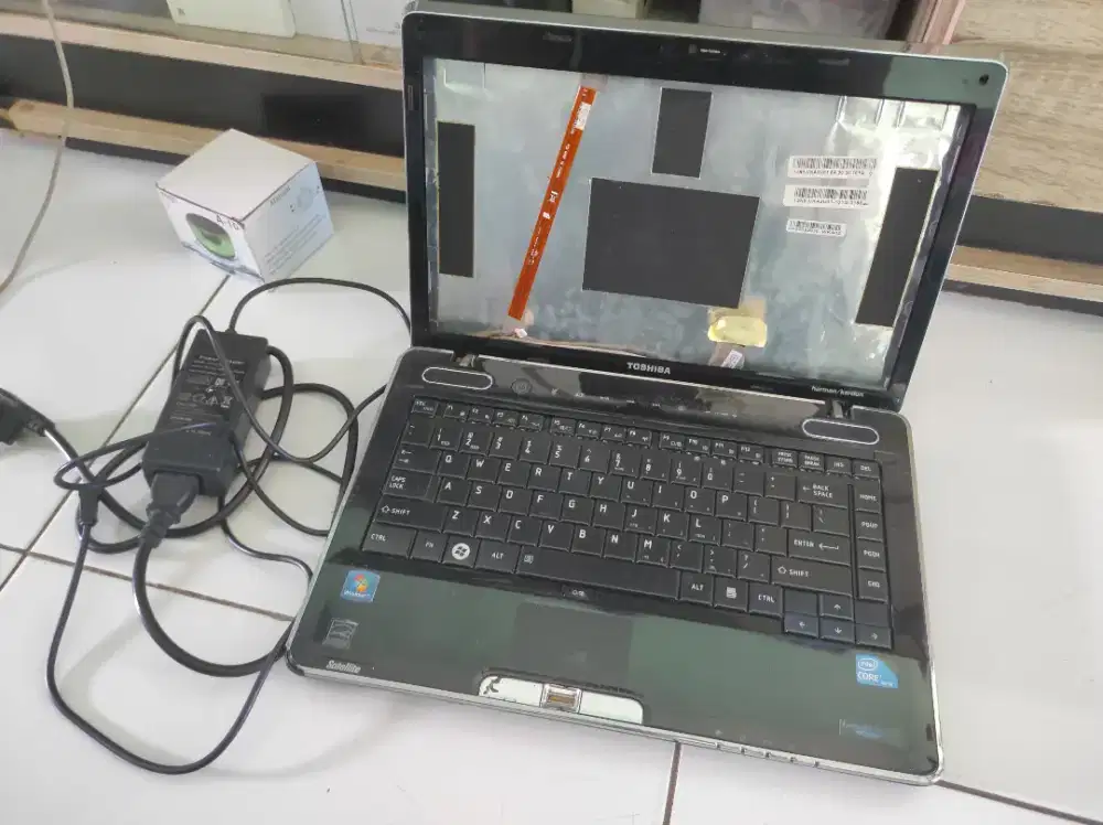 Leptop Toshiba satellite m500 core i3 ram 2gb