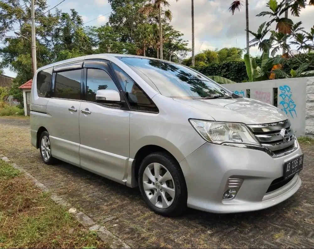 Nissan Serena HWS Matic 2013 Low Km