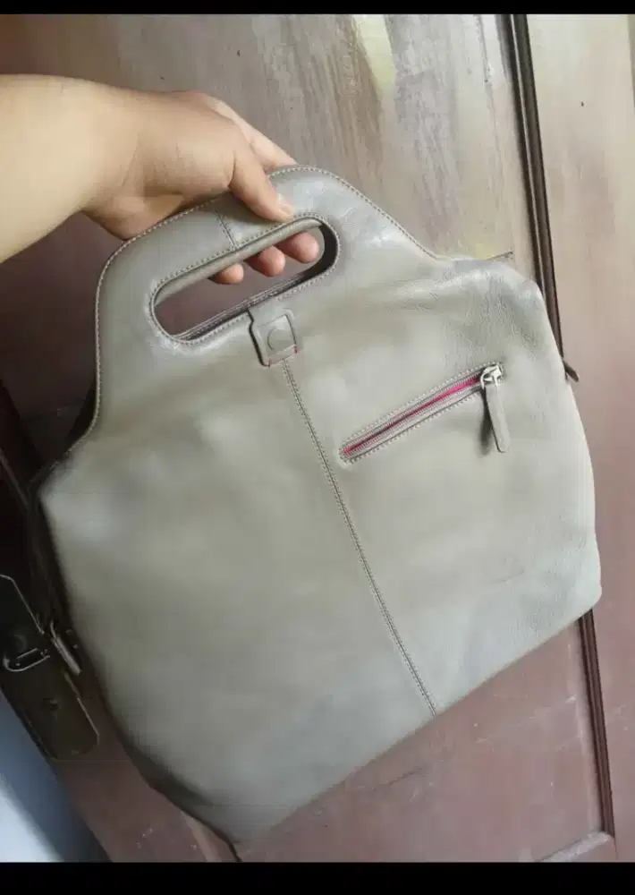 Tas laptop merk Delsey Paris Original