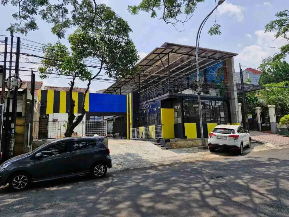 Disewakan Rumah Usaha Bekas Cafe Outdoor Jalan Poros Tidar Malang