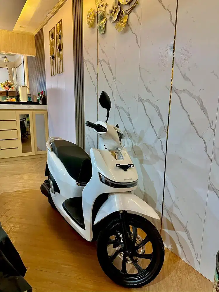 Dijual Motor Listrik Adora dari Indomobil