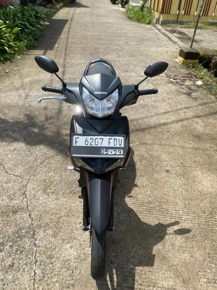 Nia:SUPRA X INJEK PLAT F KAB PAJAK HIDUP SS LENGKAP