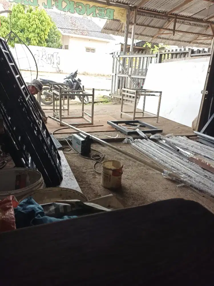 Di butuhkan tukang las utk bengkel canopy