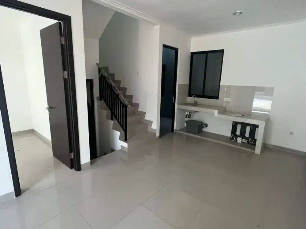 Dijual Cepat Rumah uk. 6x12,5 m2 Milenial City PIK 2 Extension Kosongan  Murah